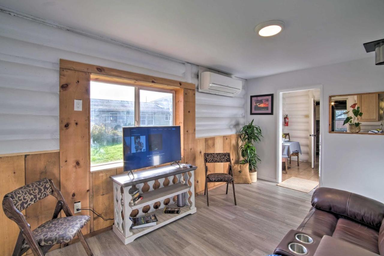 Unique Dog-Friendly Log Cabin Short Walk To Ocean Crescent City Bagian luar foto