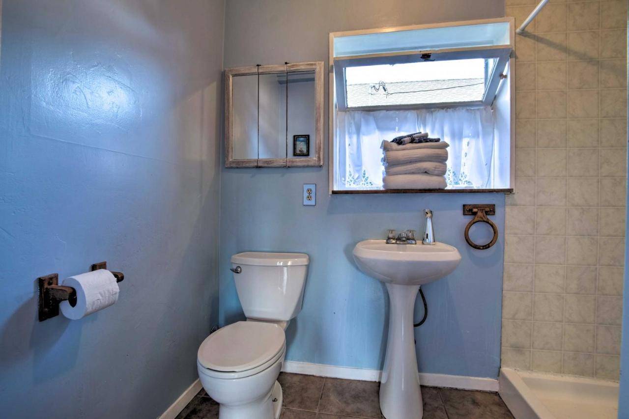 Unique Dog-Friendly Log Cabin Short Walk To Ocean Crescent City Bagian luar foto