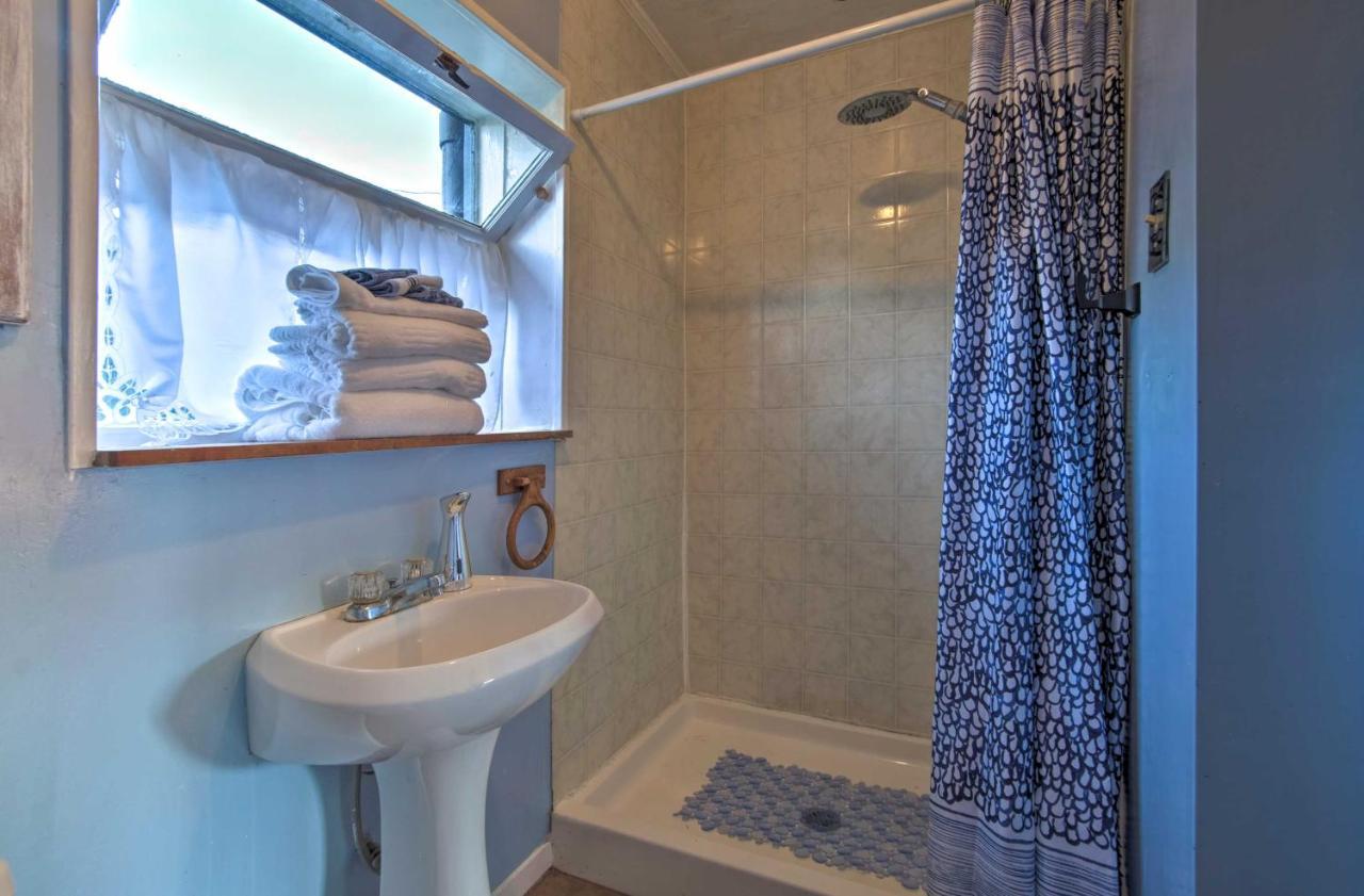 Unique Dog-Friendly Log Cabin Short Walk To Ocean Crescent City Bagian luar foto